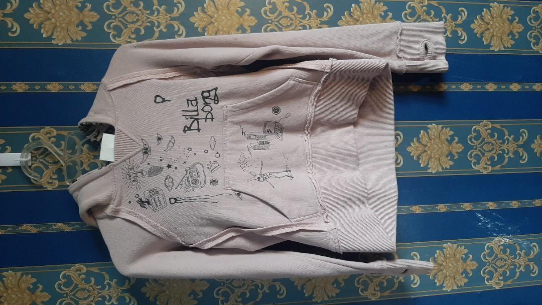Branded Pre-Loved for 3 to 5 Years old. (Category: Babies & Kids Fashion) located in Mandaluyong City. Submitted by Michkam021 (Listing ID 1172049115, Image 2). Description: like-NEW.