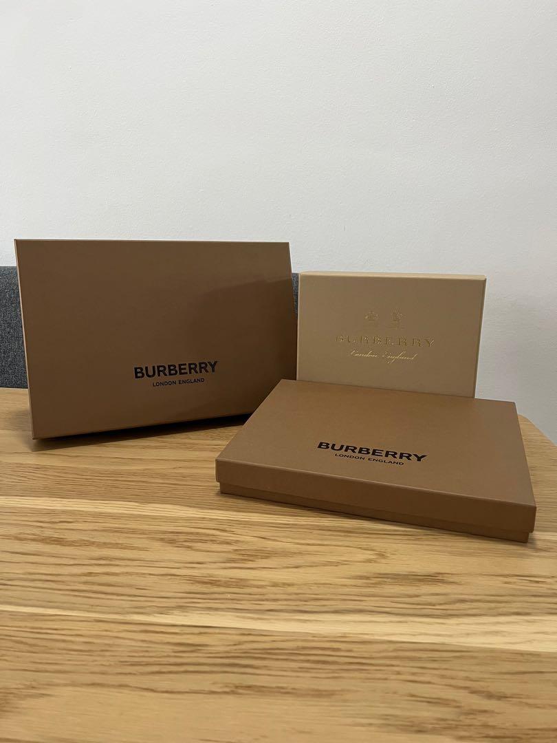 Burberry outlet polo box