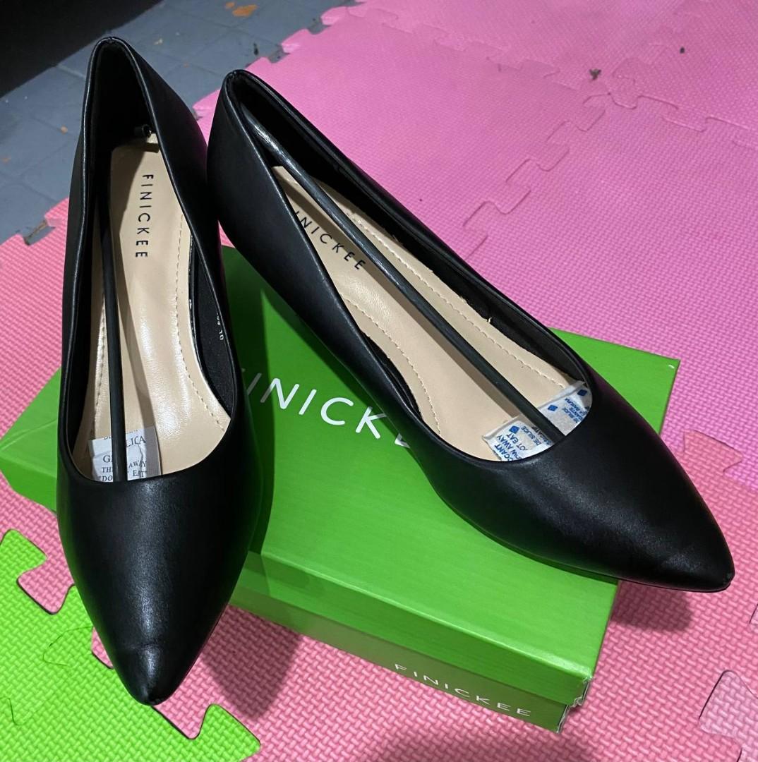 Finickee Black Heels Size 10 (Category: Heels) located in Las Pinas. Submitted by livingroomfloor (Listing ID 1172191296, Image 1). Description: price is negotiable! only used once for an hour but flaw: there's a small bump on the top of the left heel (barely noticeable) * am trying to fix it with kiwi loc is antipolo.