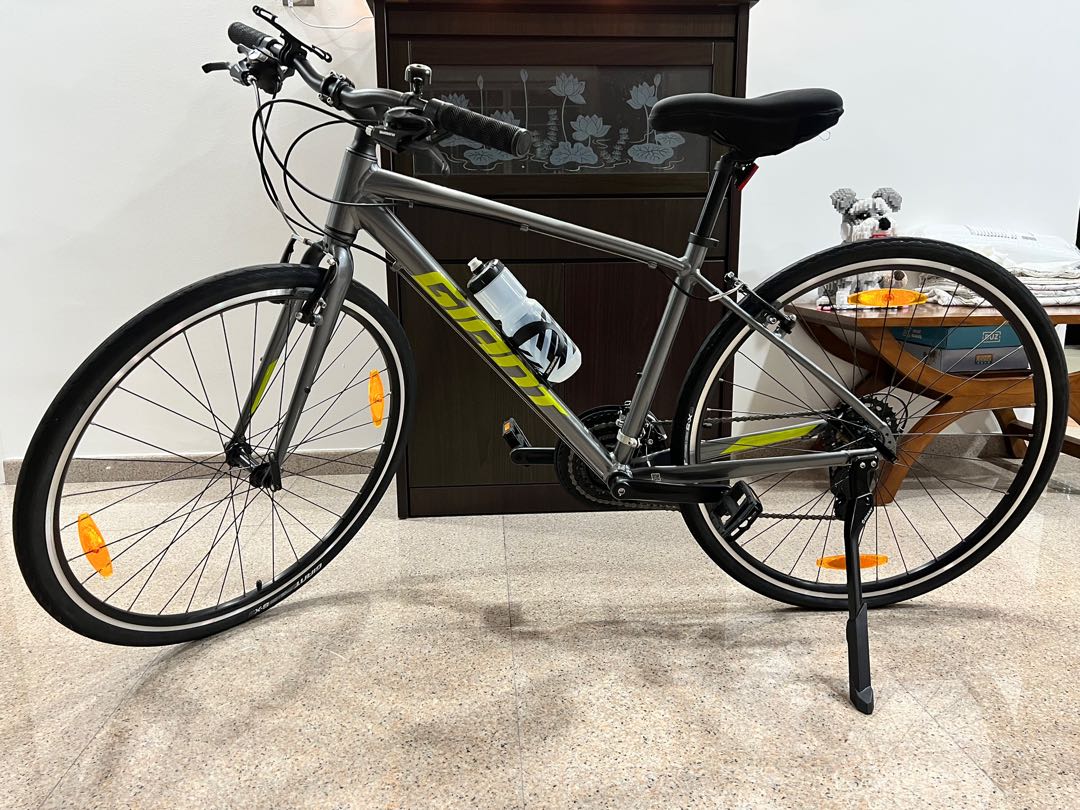 GIANT Escape 3 Hybrid (Size S), Sports 