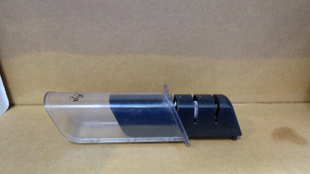 Global Knife Water Ceramic Sharpener (Category: Knives & Chopping Boards) located in Baguio. Submitted by greatdealfinder (Listing ID 1172177167, Image 2). Description: Global Ceramic Water Sharpener.