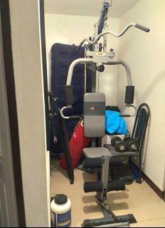 Gym Equipment : Lat Pulldown Machine with Leg Extension
and Rowing Machine :
All In One