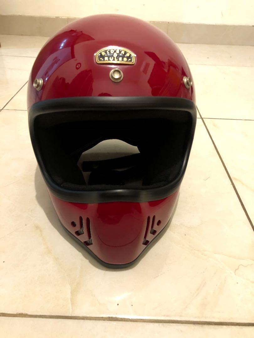 Helm Riders & Rules Commando, Motor di Carousell