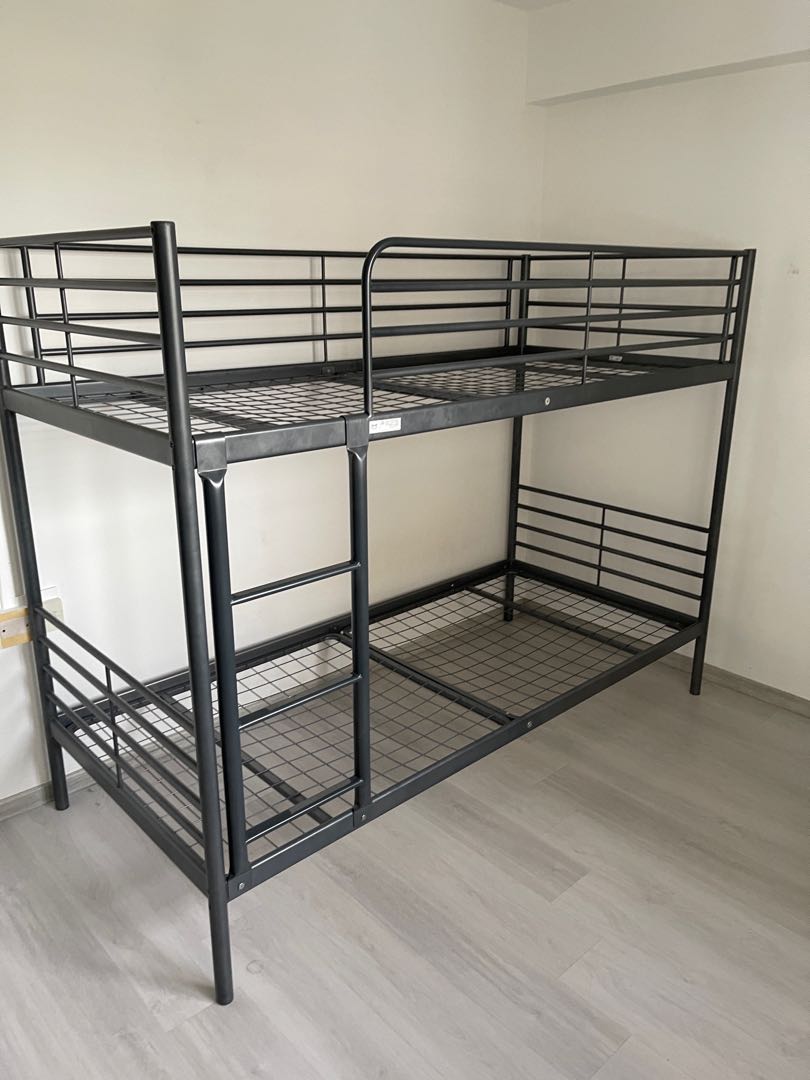 Svarta bunk bed deals