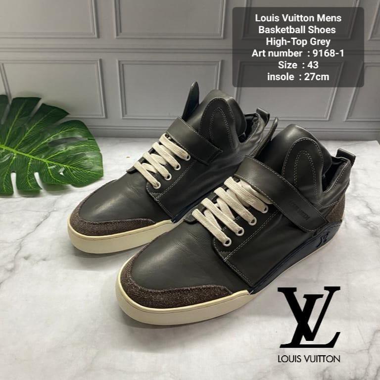 Sepatu LV Louis Vuitton size 43, Fesyen Pria, Sepatu , Sneakers di