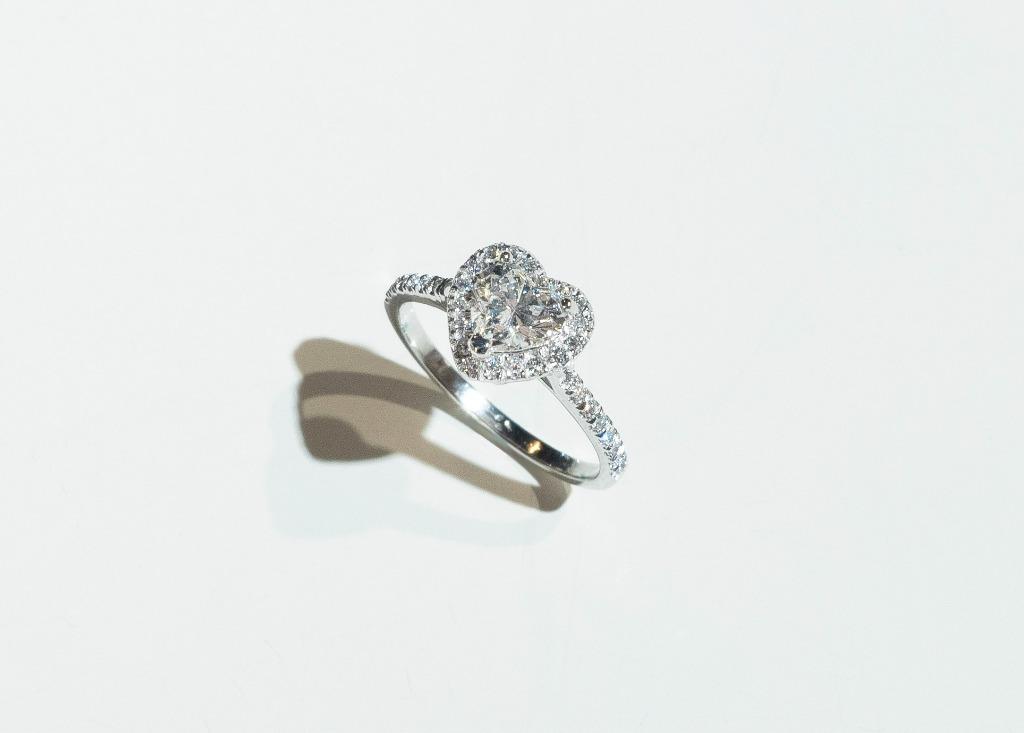 White gold heart clearance shaped diamond ring