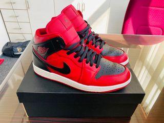 Nike Air Jordan mid cut RedBlack