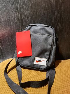 （分類：）位於 。 由 bape_sta 提交（商品編號 1172202374，圖片 1）。簡介： 。