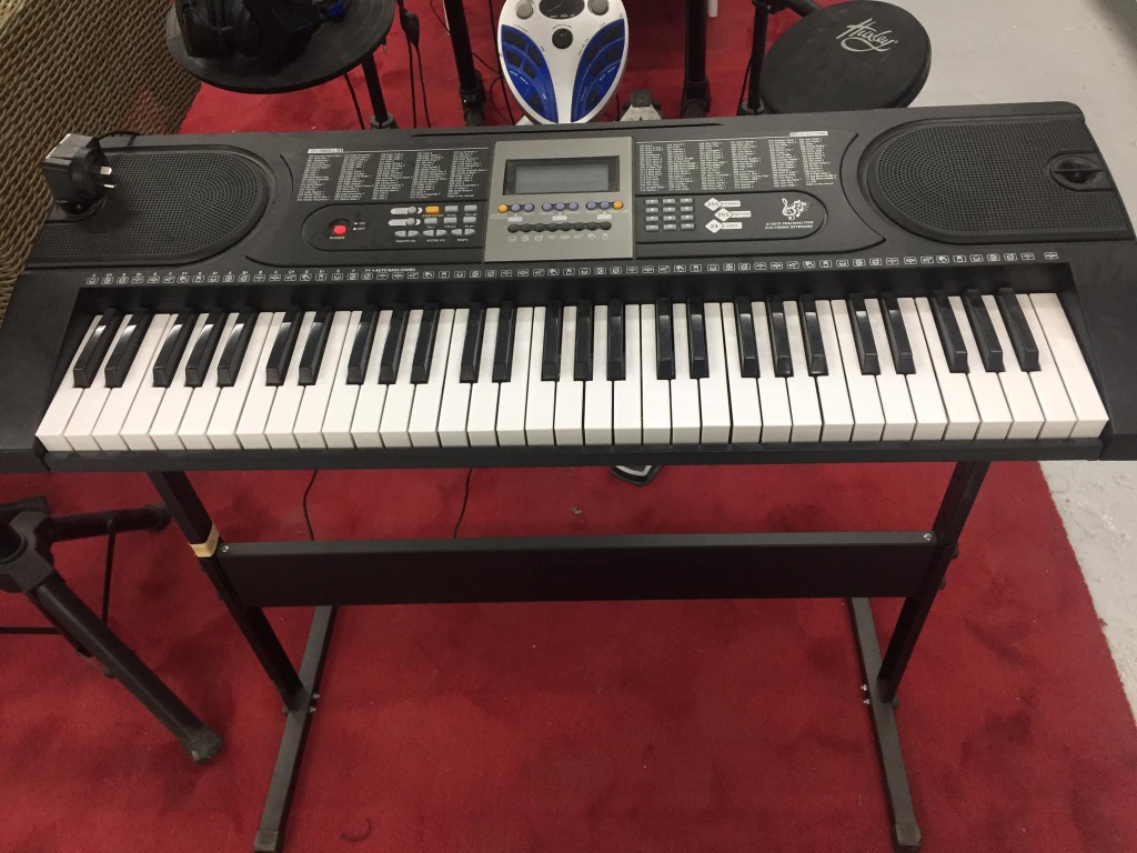 Piano Huxley Light Up Keyboard, Hobbies & Toys, Music & Media, Musical