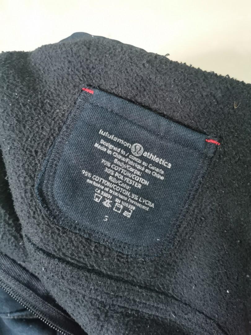 Preloved lululemon hoodie jacket (Category: Activewear) located in Rizal. Submitted by allenrion (Listing ID 1172064916, Image 2). Description: Preloved Lululemon hoodie jacket for men Size: S Price: 600 pesos Fla: tastas sa laylayan ng sleeves MOP: BPI BDO gcash 1 day reservation only #legitseller #legitsellerph #allenrion #goodfindgoodvibes #gym #sportswear #sportsapparel #fitness #runph #fitnessootd #running #activewearfashion #yoga #activewea