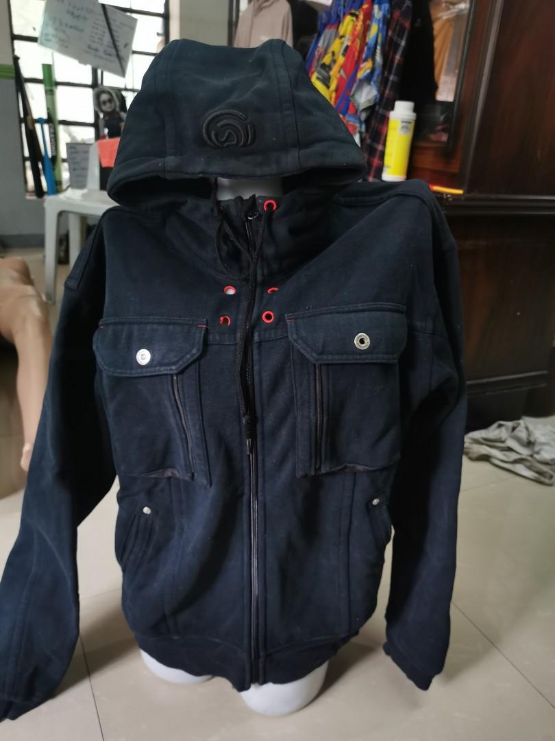 Preloved lululemon hoodie jacket (Category: Activewear) located in Rizal. Submitted by allenrion (Listing ID 1172064916, Image 1). Description: Preloved Lululemon hoodie jacket for men Size: S Price: 600 pesos Fla: tastas sa laylayan ng sleeves MOP: BPI BDO gcash 1 day reservation only #legitseller #legitsellerph #allenrion #goodfindgoodvibes #gym #sportswear #sportsapparel #fitness #runph #fitnessootd #running #activewearfashion #yoga #activewea