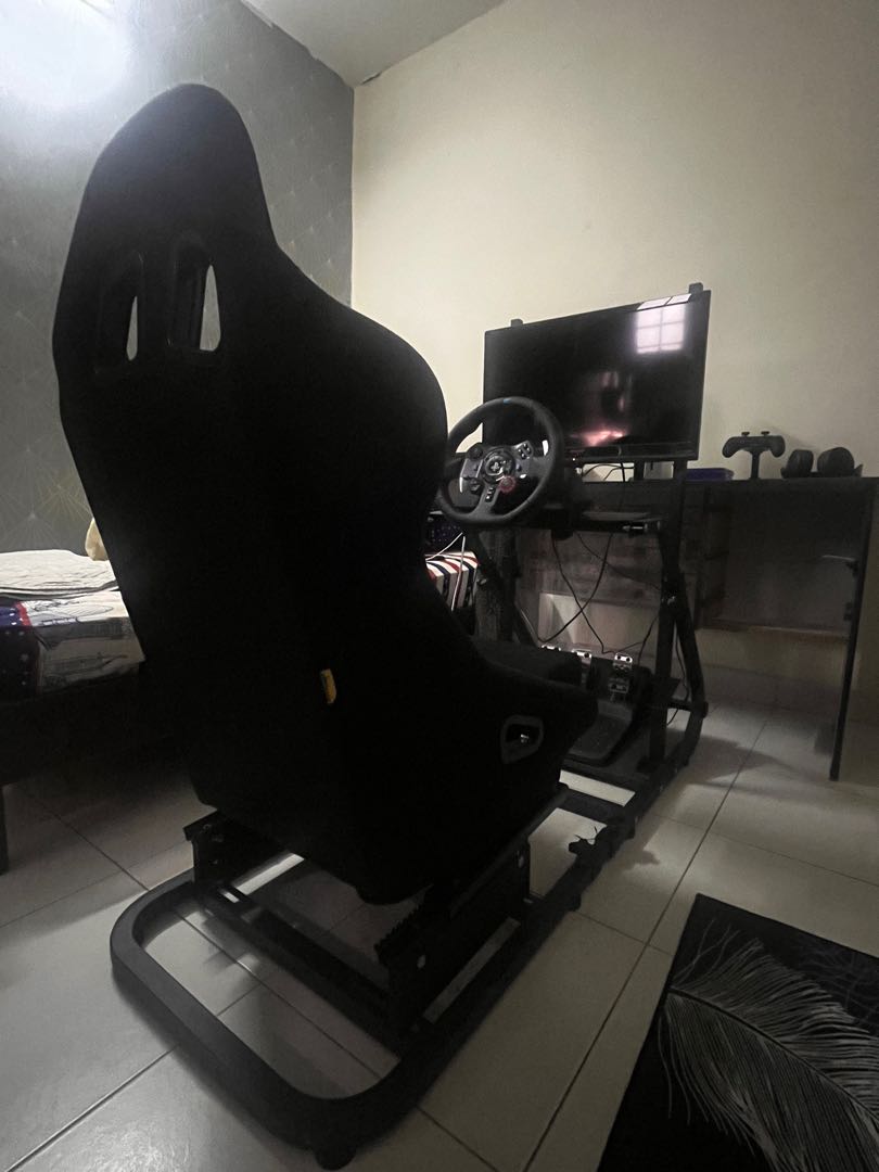 Racing rig with logitech g29 steering wheel and shifter, Video Gaming ...