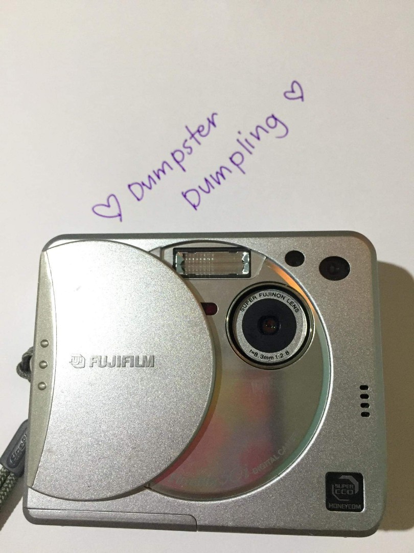 RARE Fujifilm Finepix 50i, Photography, Cameras on Carousell