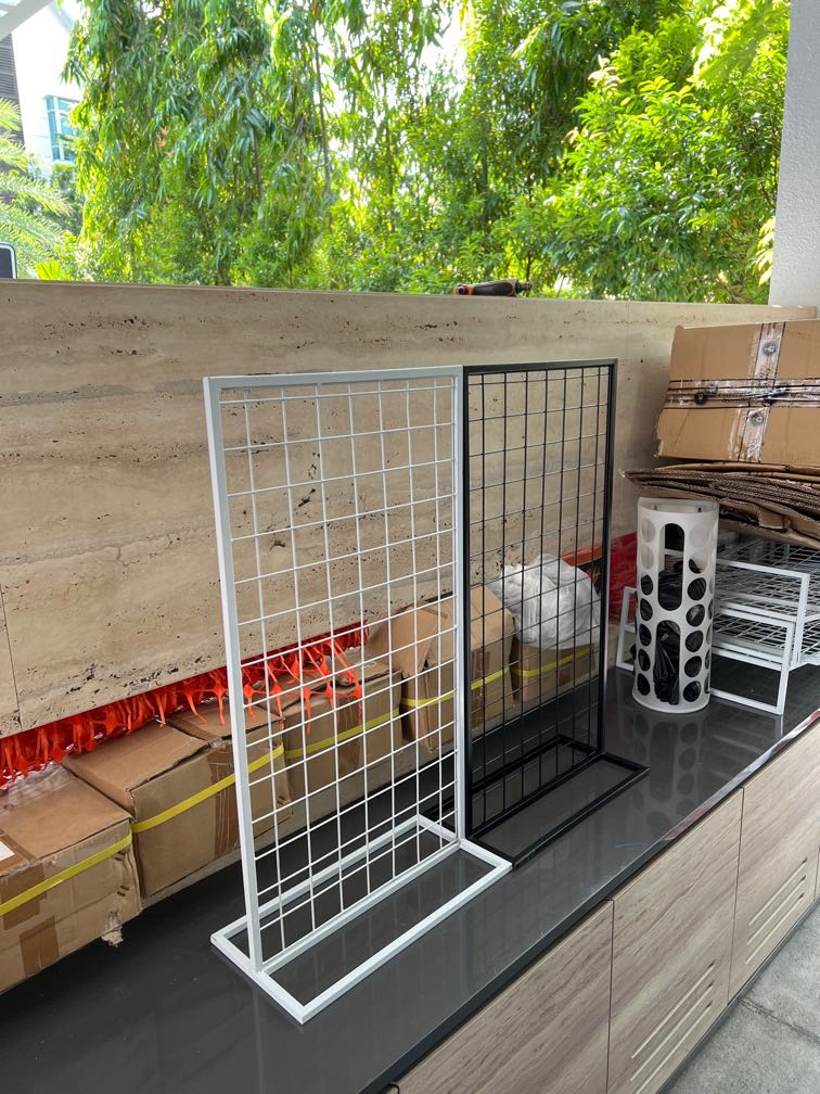 Retail Table Rack, Furniture & Home Living, Furniture, Shelves ...