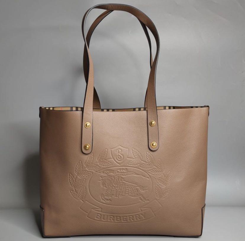 RUSH BURBERRY EMBOSSED CREST LEATHER TOTE BAG FREE SHIPPING, Women's  Fashion, Bags & Wallets, Tote Bags on Carousell