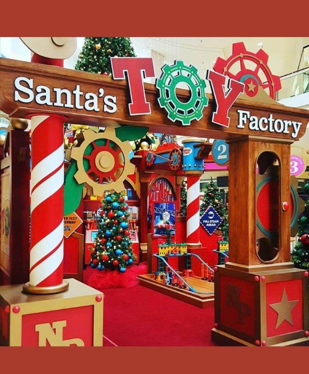 Santa's Toy Factory Christmas Idea, Furniture & Home Living, Home Decor
