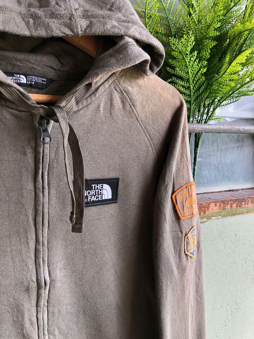 The north face patches hoodie discount