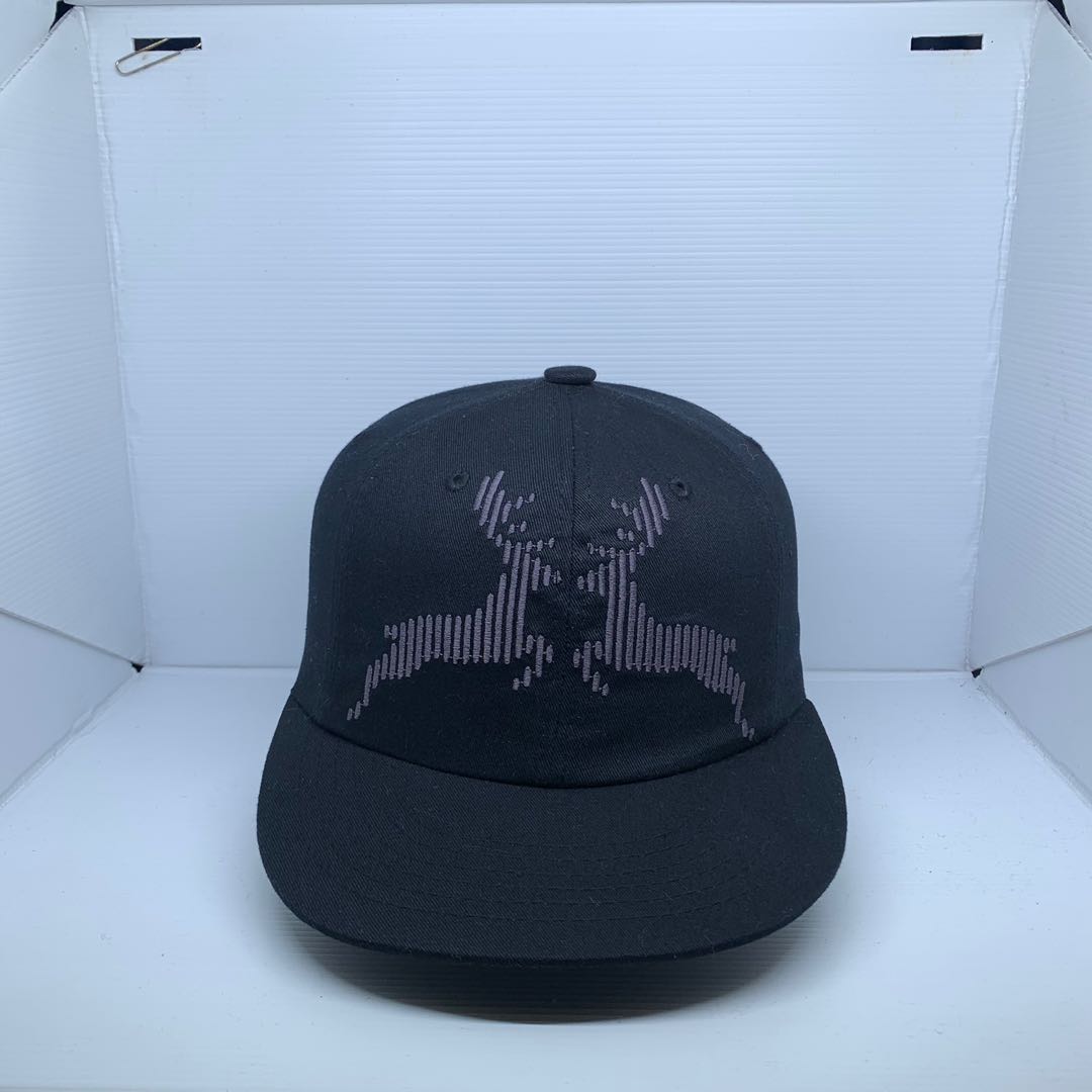 Topi 6 Panel Leather Strap Simple Cap Rusa Logo Leather Strap, Fesyen ...