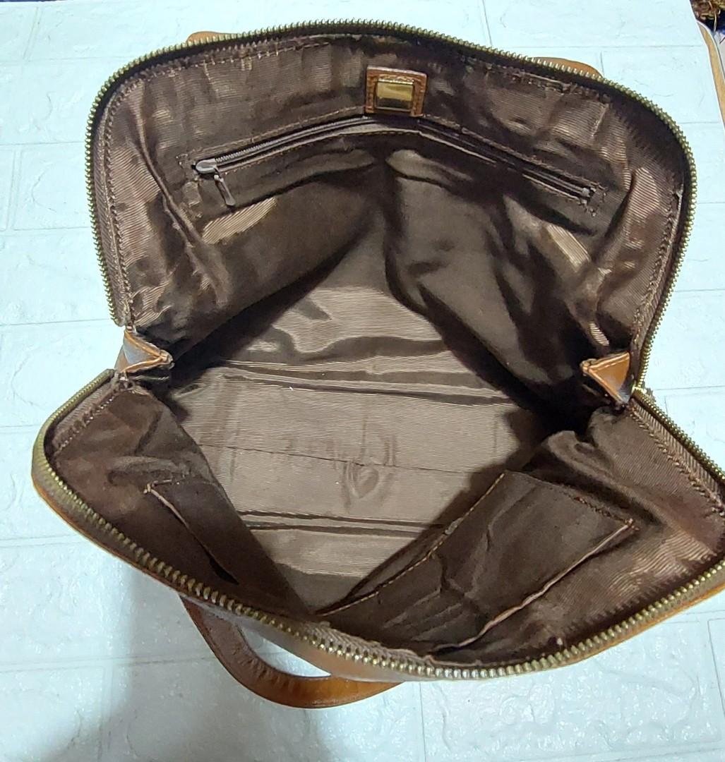 Ungaro alma bag (Category: Shoulder Bags) located in Davao. Submitted by wengbagstuff (Listing ID 1172174202, Image 3). Description: 🍀 vintage piece 🍀 genuine leather 🍀 w/ signs of usage (inner lining only) 🍀 no damage on pipings or cracks on leather.
