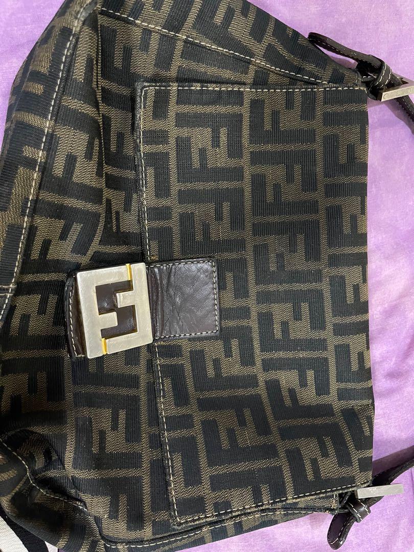 Vintage Fendi hand bag (Category: Luxury Bags & Wallets) located in Bacolod City. Submitted by BellaCo (Listing ID 1172113631, Image 2). Description: Was passdown by my grand mother 🧑 .