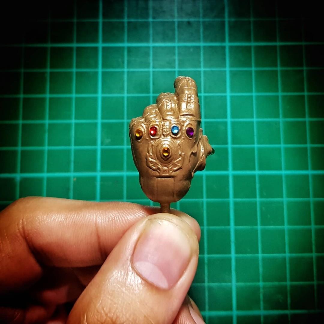 1:12 scale Snapping Thanos hand with realistic Infinity Stones (Category: Figurines & Statues) located in Quezon City. Submitted by ravenracca (Listing ID 1172263879, Image 1). Description: Highly Detailed 1:12 scale Thanos' snapping Infinity Gauntlet hand with realistic stones. 700php each best for your Thanos action figures.