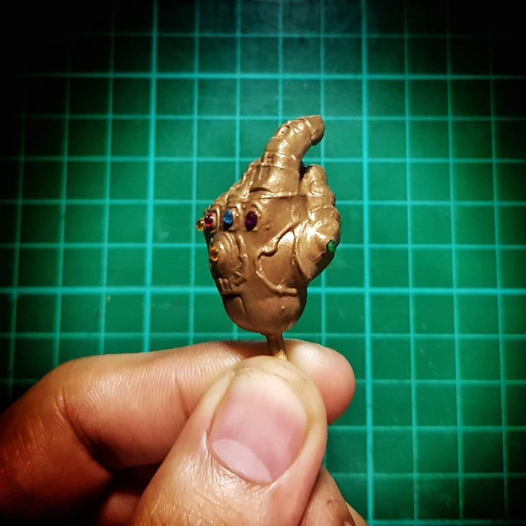 1:12 scale Snapping Thanos hand with realistic Infinity Stones (Category: Figurines & Statues) located in Quezon City. Submitted by ravenracca (Listing ID 1172263879, Image 2). Description: Highly Detailed 1:12 scale Thanos' snapping Infinity Gauntlet hand with realistic stones. 700php each best for your Thanos action figures.