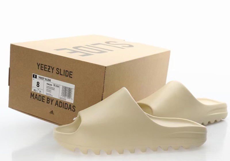 ADIDAS YEEZY SLIDES ORIGINAL✓✓, Men's Fashion, Footwear, Sneakers on  Carousell