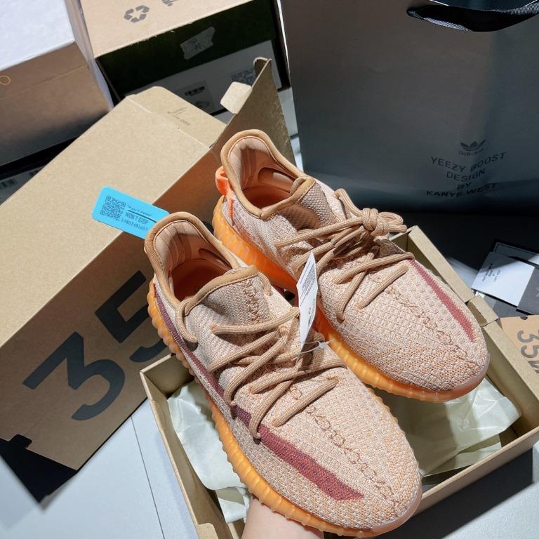 Retail yeezy on sale 35 v2