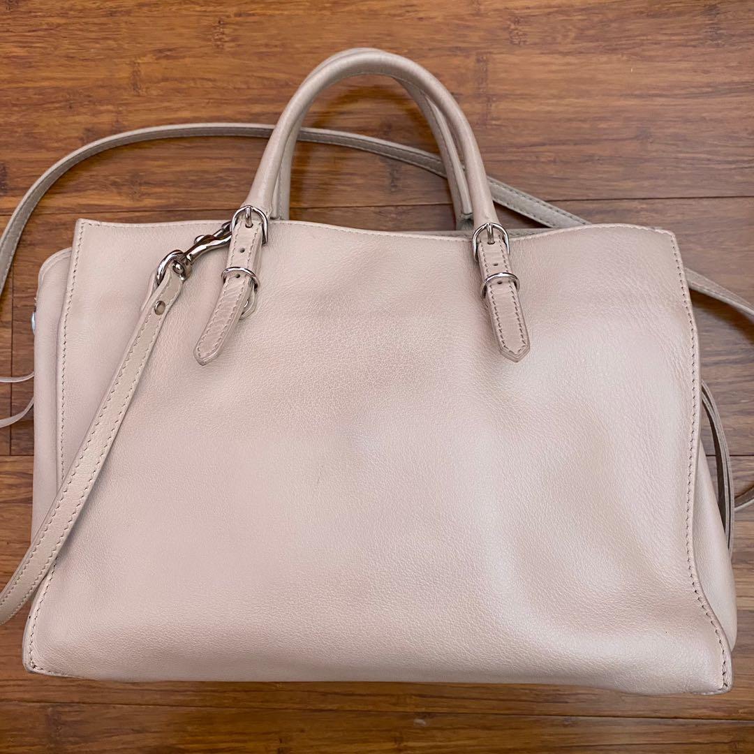 Balenciaga Papier A6 (Category: Luxury Bags & Wallets) located in Quezon City. Submitted by __12345 (Listing ID 1172280919, Image 3). Description: 8/10 condition includes mirror guaranteed authentic or money back detailed photos available upon request can do meet ups! .
