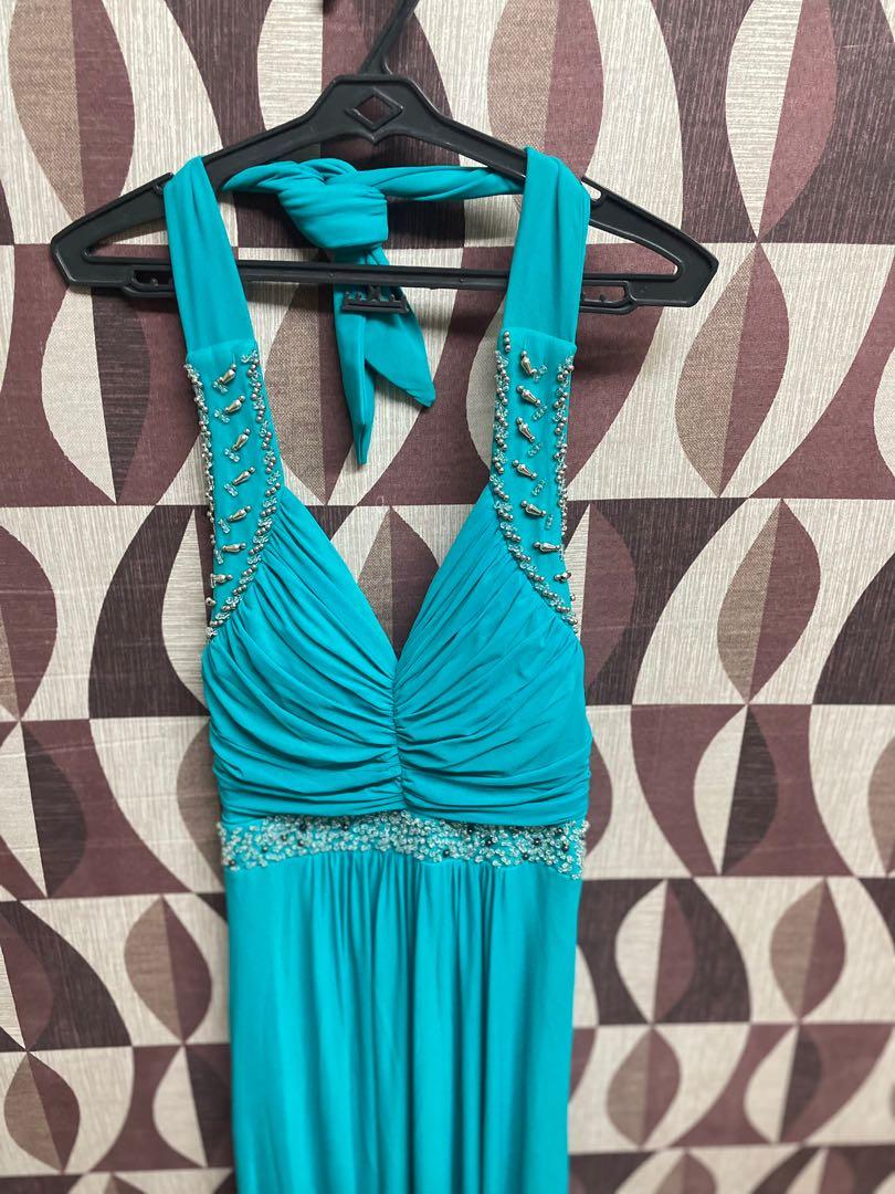 Blue green long gown (Category: Evening dresses & gowns) located in Pateros City. Submitted by rdrd23 (Listing ID 1172237714, Image 3). Description: Long gown Color: blue/green Used once only 2,000 ko po nabili. 1,500 nalang po .