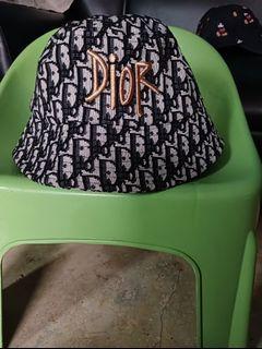 bundle bucket and cap