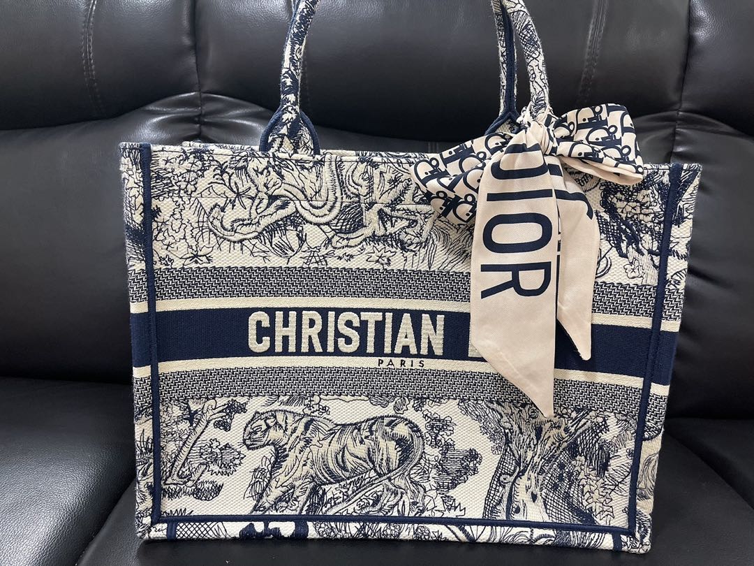 Cd book tote deals