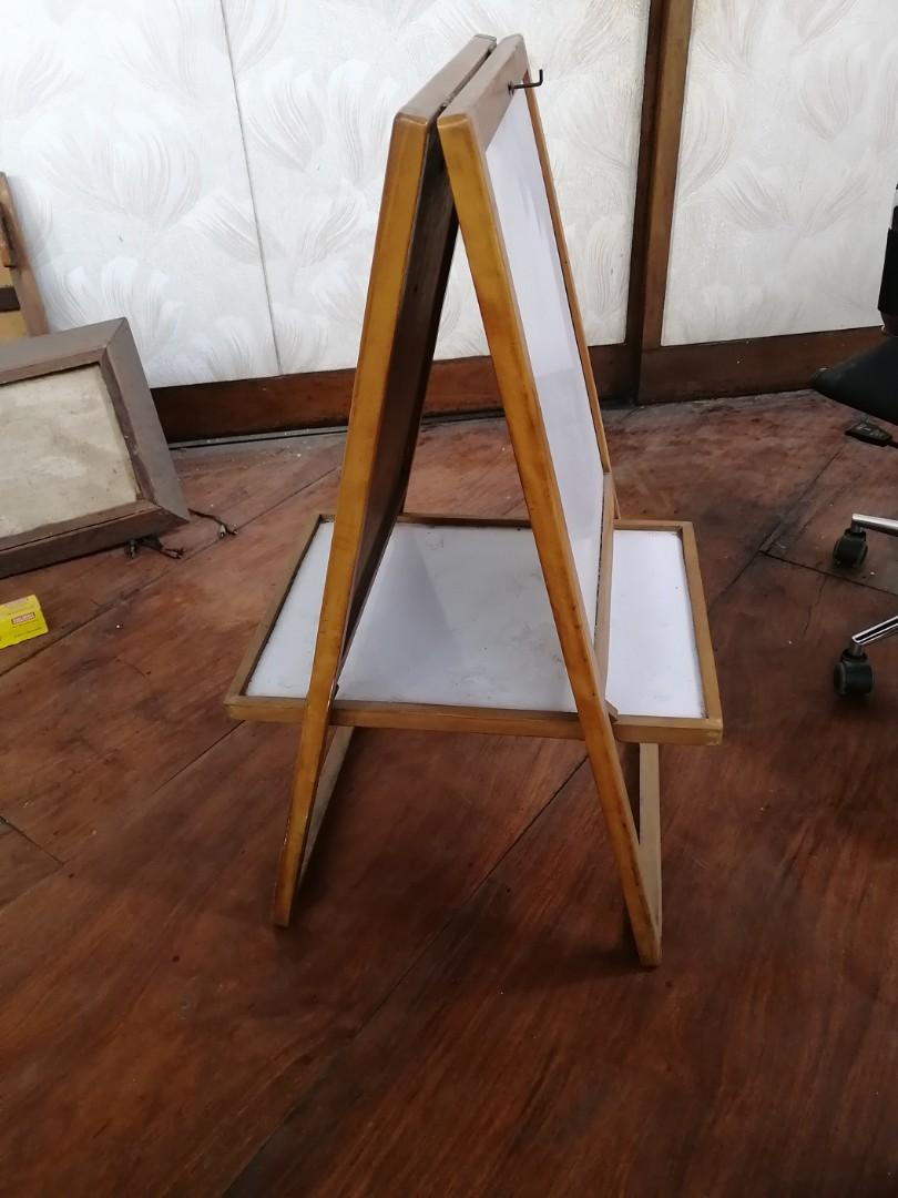 Chalkboard Whiteboard with stand and tray, Hobbies & Toys, Toys & Games