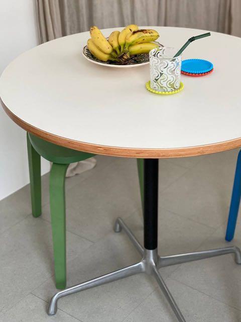 Dining Table (Category: Tables & Sets) located in Singapore. Submitted by solesneaky (Listing ID 1172260925, Image 2). Description: 80cm wide round dining table in excellent condition. Great for smaller interior spaces or homes. .