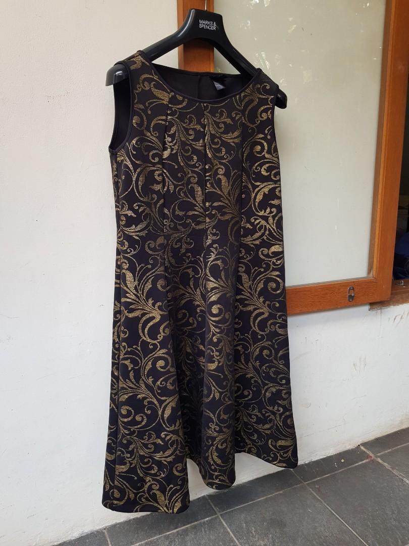 ENFOCUS Studio Black & Gold Sleeveless Half-Calf Neoprene Dress, Fesyen  Wanita, Pakaian Wanita, Gaun & Rok di Carousell
