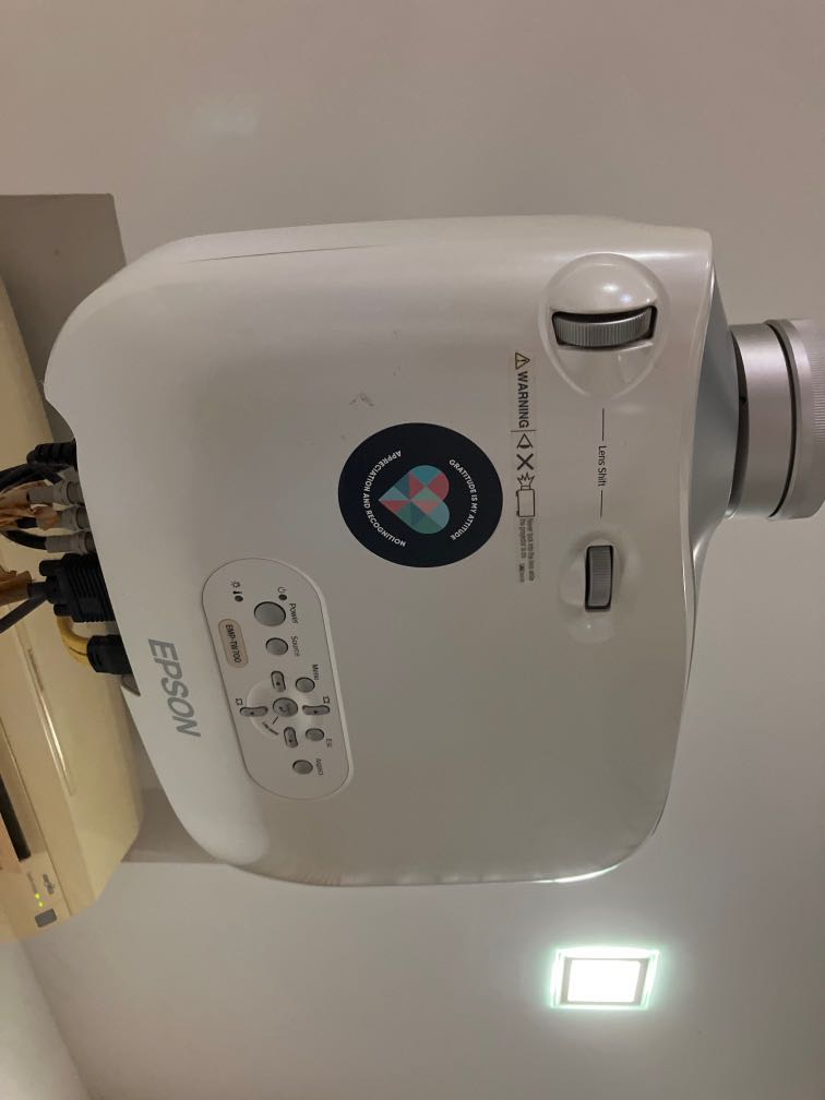 Epson EMP-TW700 Projector, TV \u0026 Home 