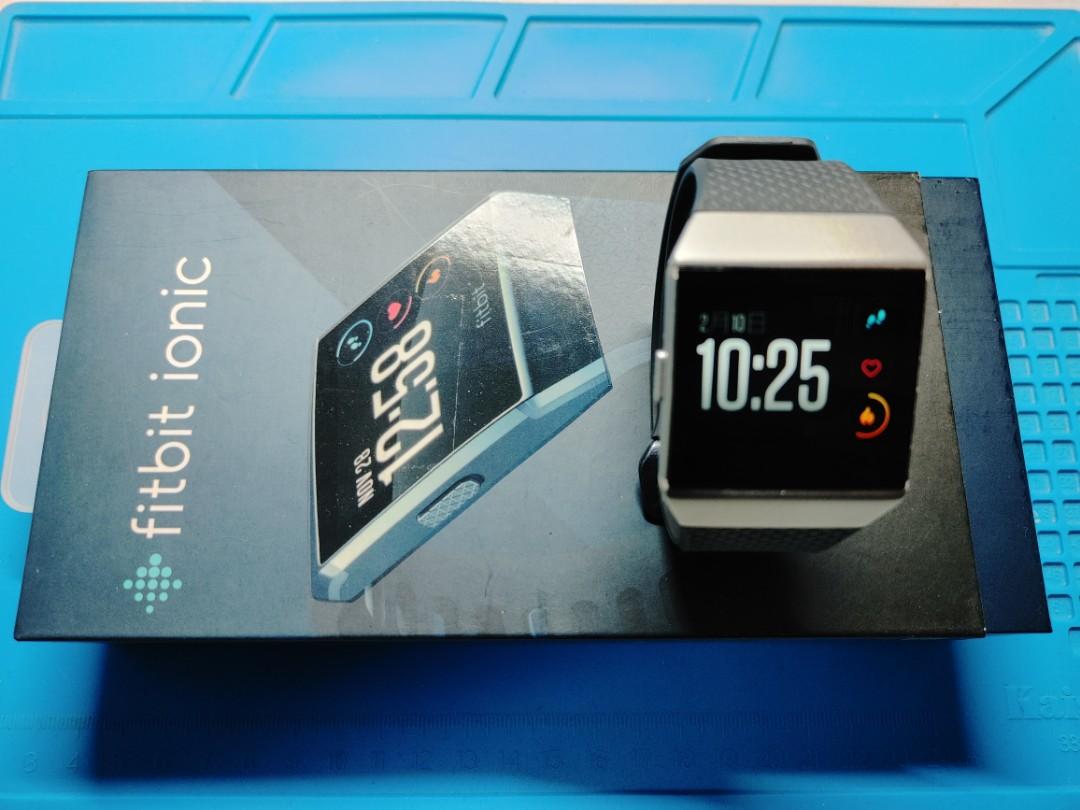 Fitbit Ionic （分類：智能穿戴裝置及智能手錶）位於 Hong Kong。 由 billkhc 提交（商品編號 1172234160，圖片 1）。簡介： 全套連盒 大細碼錶帶各一對 充電線 操作正常。
