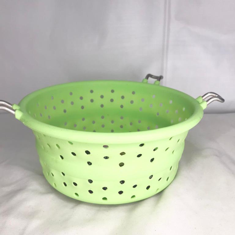 FLEUR SILICONE KITCHENWARE (JAPAN FOLDABLE STRAINER) (Category: Cookware & Accessories) located in Manila. Submitted by ichealann (Listing ID 1172328148, Image 2). Description: 🔸FLEUR SILICONE KITCHENWARE🔸 JAPAN FOLDABLE STRAINER 🔳▪️size 17cm 🔳▪️Silicone Collapsible Strainer 🔳▪️Best strainer for your Kitchen 🔳▪️Space saving design 💯💯 GRAB YOURS NOW 💬 #OnlineTrendsMnl""" .