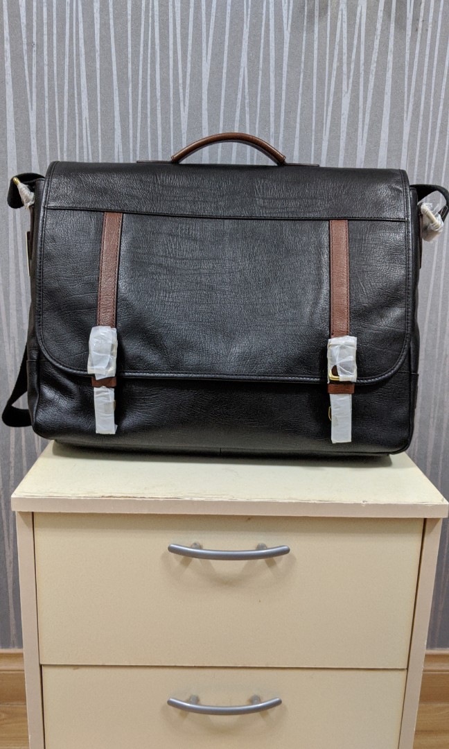 Fossil evan clearance messenger