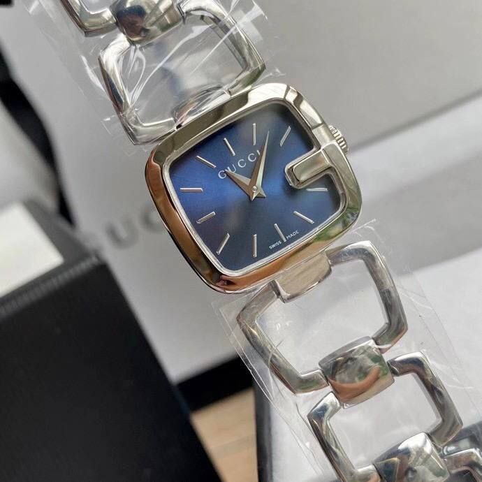 Gucci discount moth watch