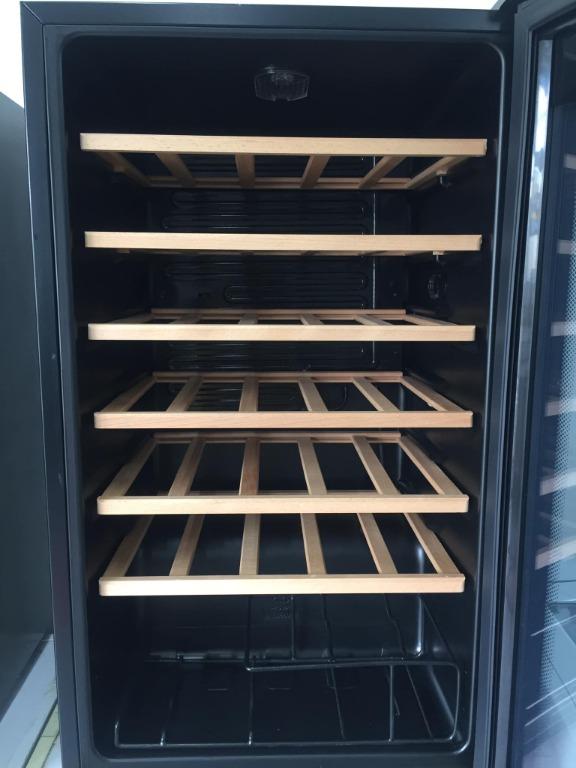 Harbour 34 Bottle Wine Cooler (Category: Water Bottles & Tumblers) located in Muntinlupa City. Submitted by aussie.surplustore (Listing ID 1172283526, Image 1). Description: Harbour 34 Bottle Wine Cooler Price: 9,900 Surplus but unused condition 📌 Items are from Australia SURPLUS/USED or MALL PULL OUT Tested and Working 📍MODE OF PAYMENT: GCash or Bank Transfer NO COD TRANSACTION Payment first only. 👉Shipping: Via Lalamove, Gogo Express and Ap 