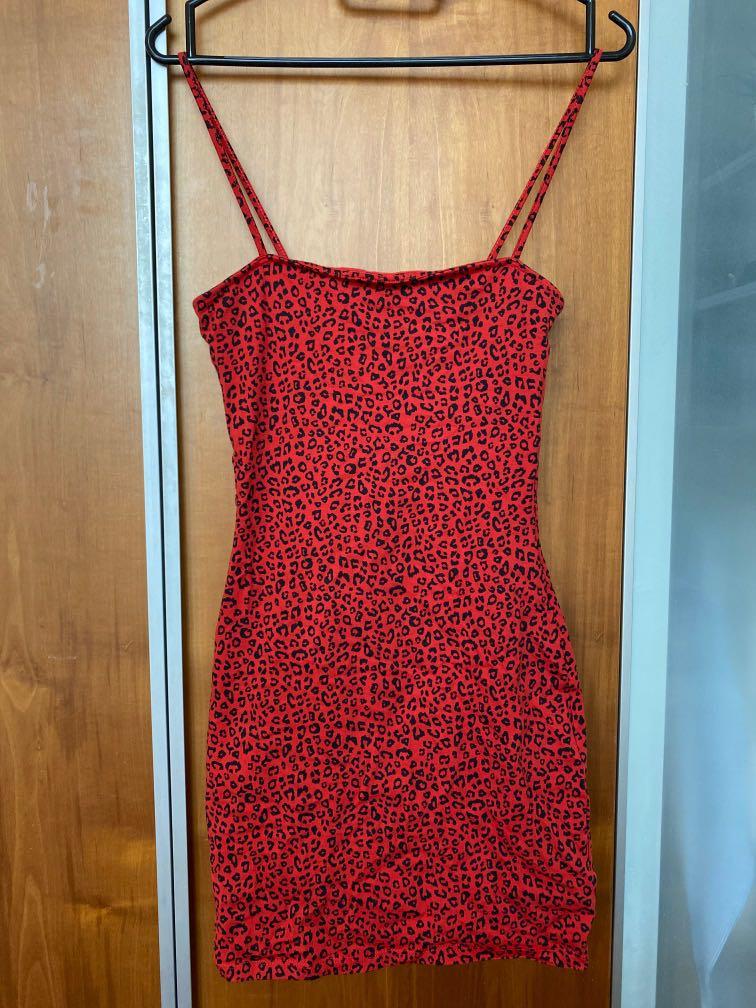 Red leopard hotsell dress h&m