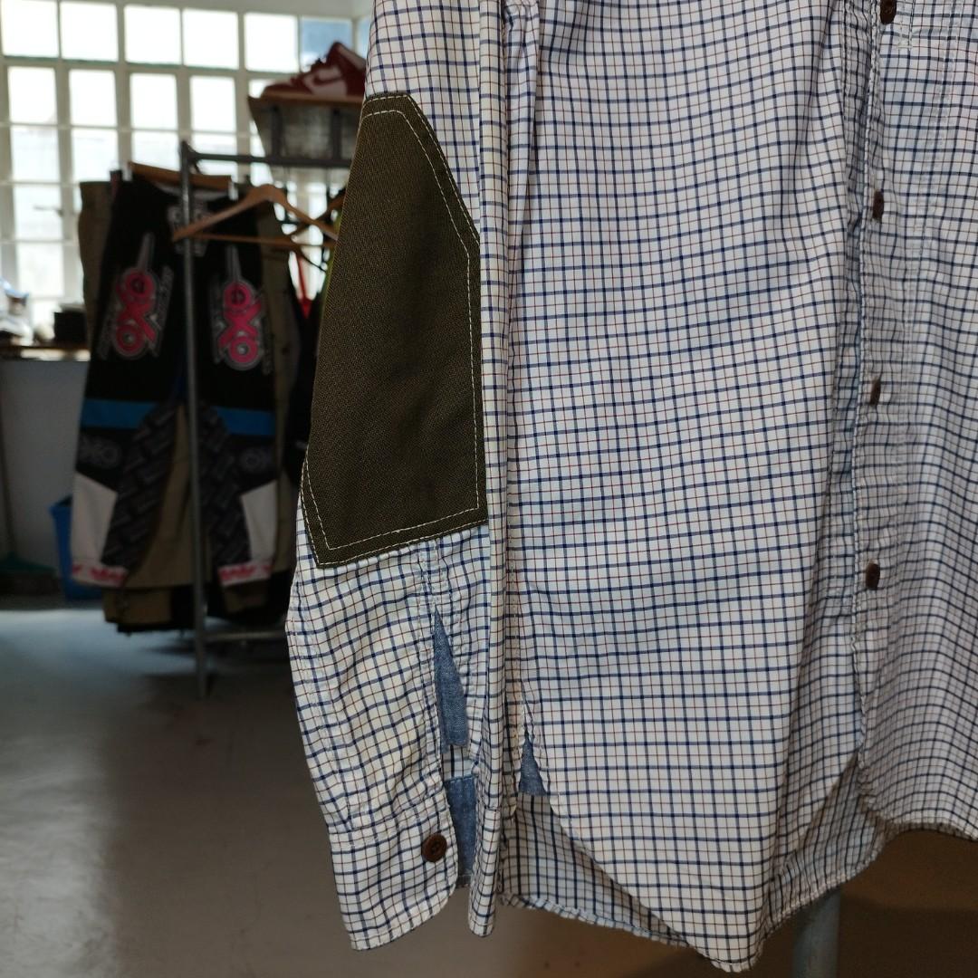 Junya Watanabe (Category: Formal Shirts) located in Quezon City. Submitted by giveme_theloot (Listing ID 1172286754, Image 2). Description: small width 19.5 inches length 28 inches.