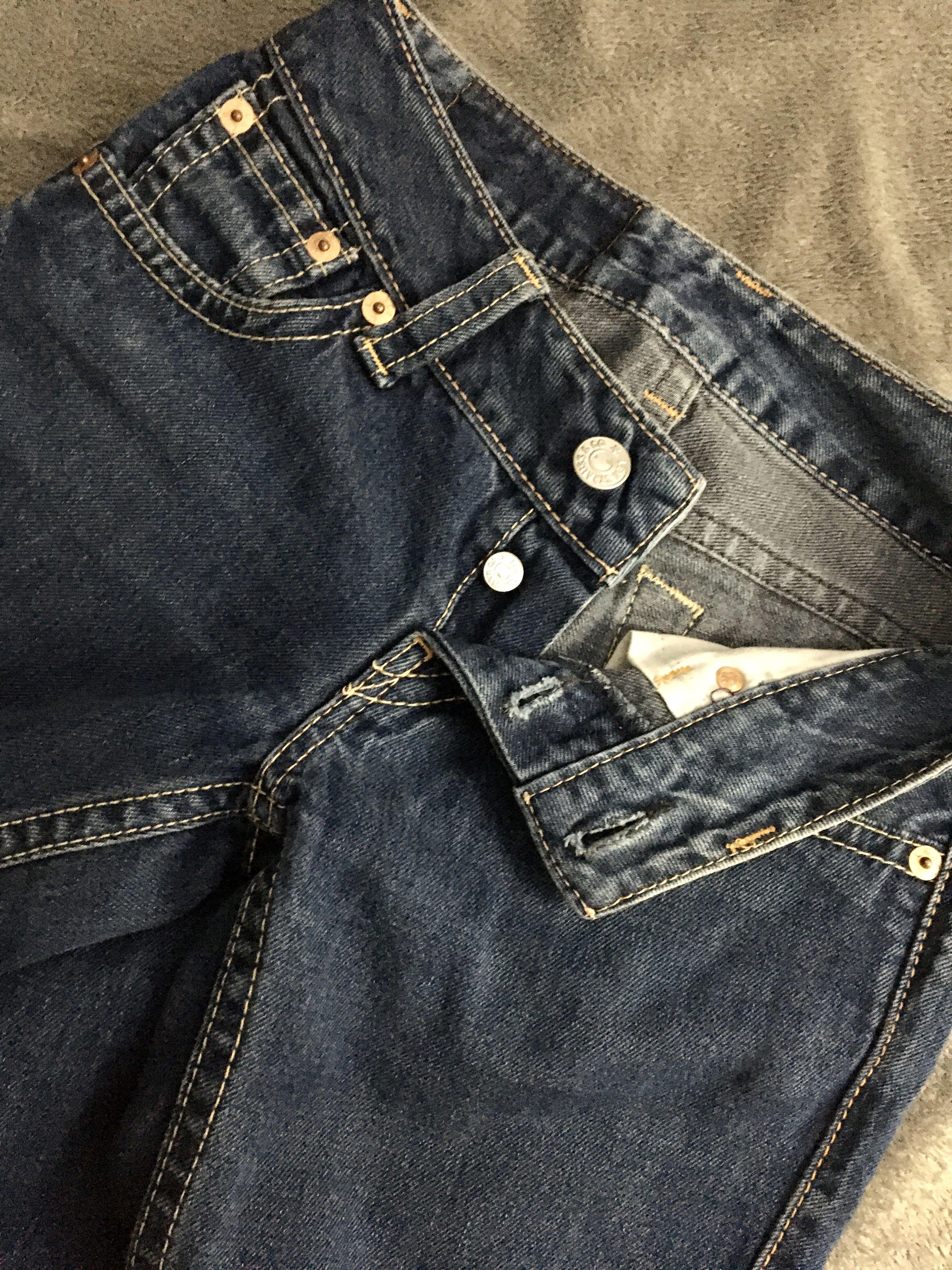 Authentic LEVI'S 925 Jeans Denim Pants, Women's Fashion, Bottoms, Jeans on  Carousell