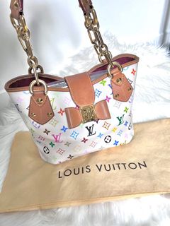 (Category: ) located in . Submitted by borntoshopppp (Listing ID 1172292842, Image 1). Description: .