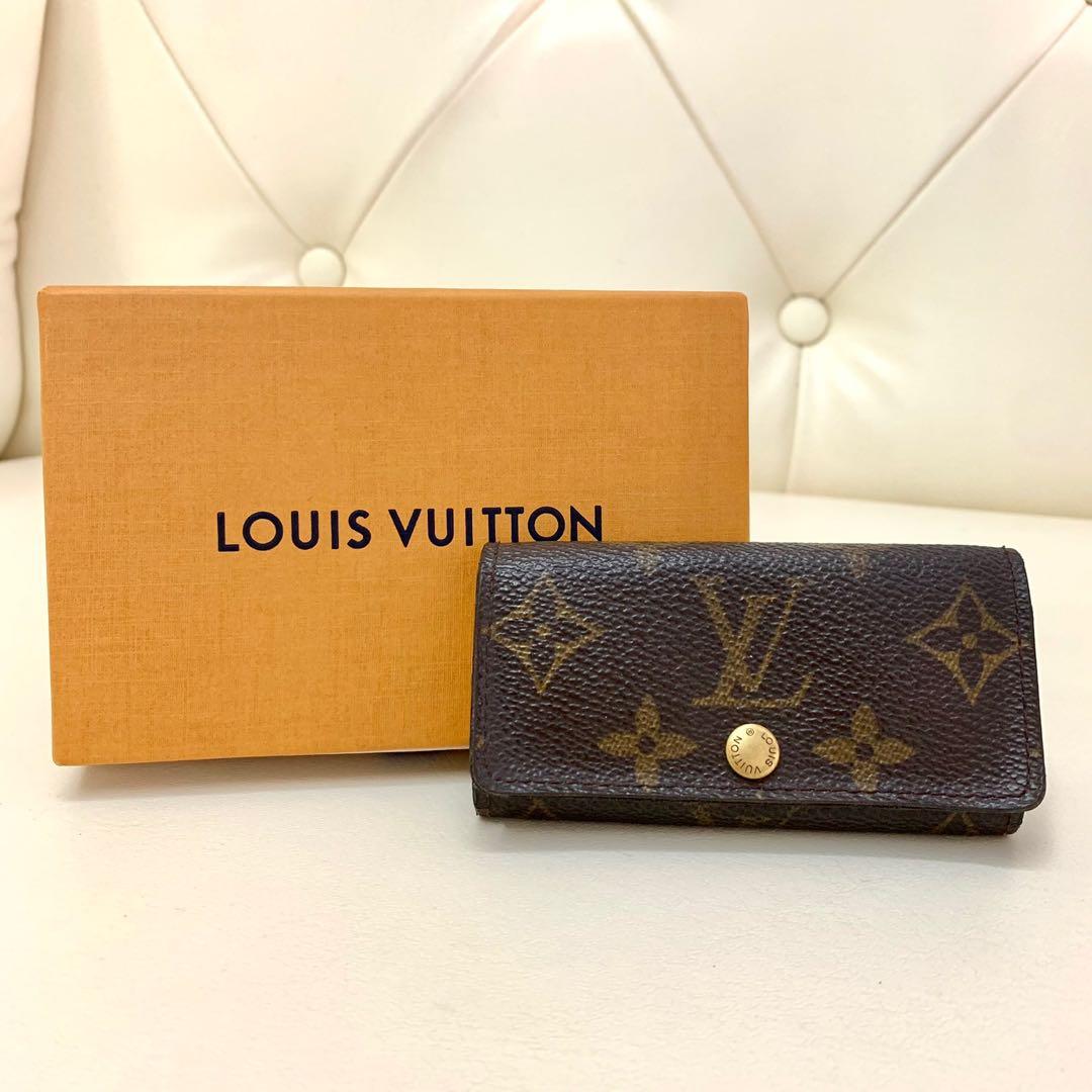 Louis Vuitton LV Monogram 4 Key Ring Holder, Luxury, Bags & Wallets on  Carousell