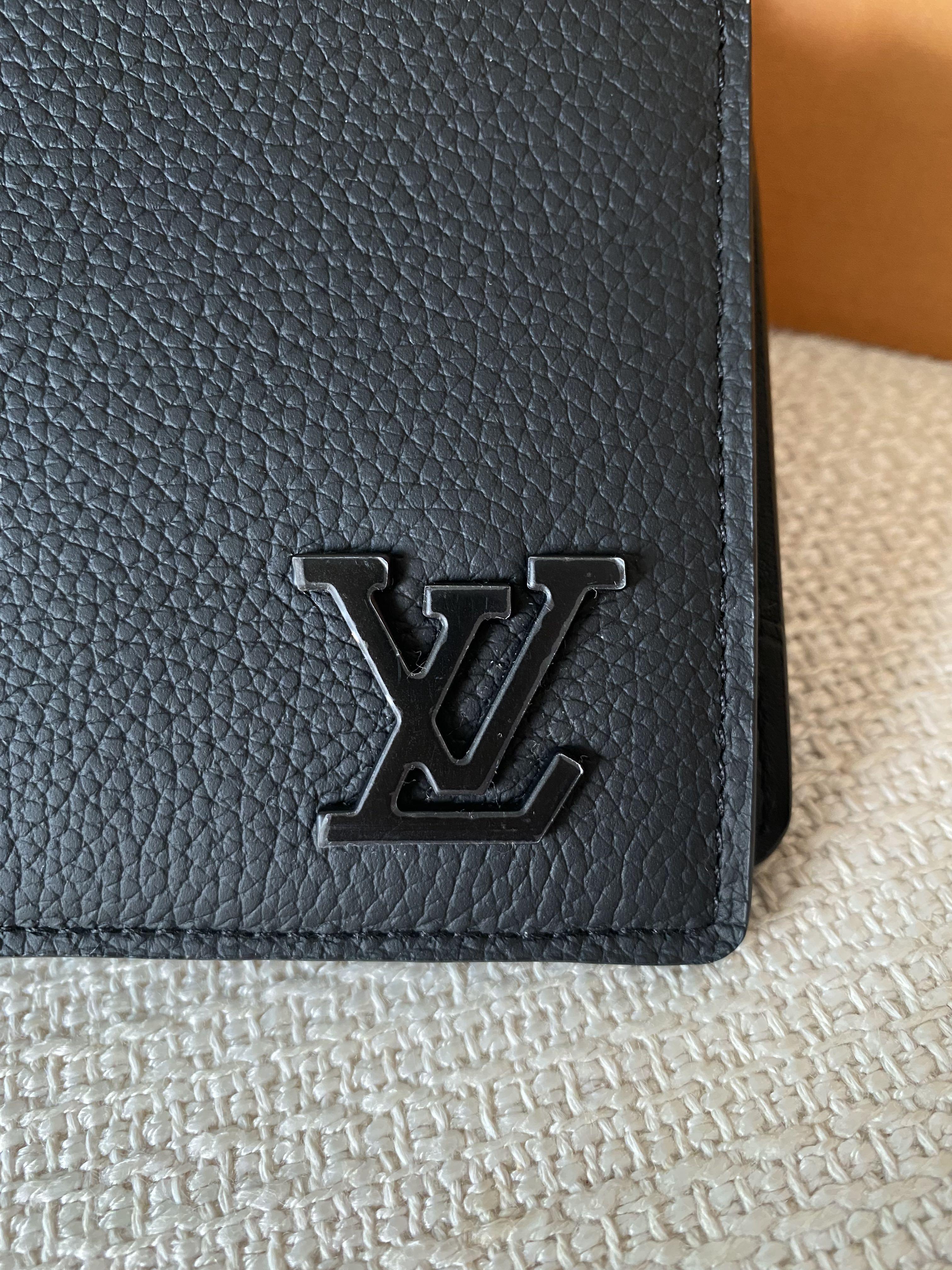 Louis Vuitton Black Leather Monogram Spotlight Multiple Wallet Men's 3 –  Bagriculture