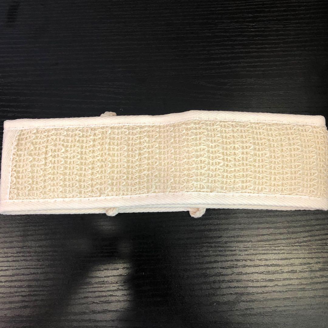Natural Loofah Back Scrubber (Category: Bath) located in Mandaluyong City. Submitted by gladkingphilippines (Listing ID 1172311313, Image 1). Description: .