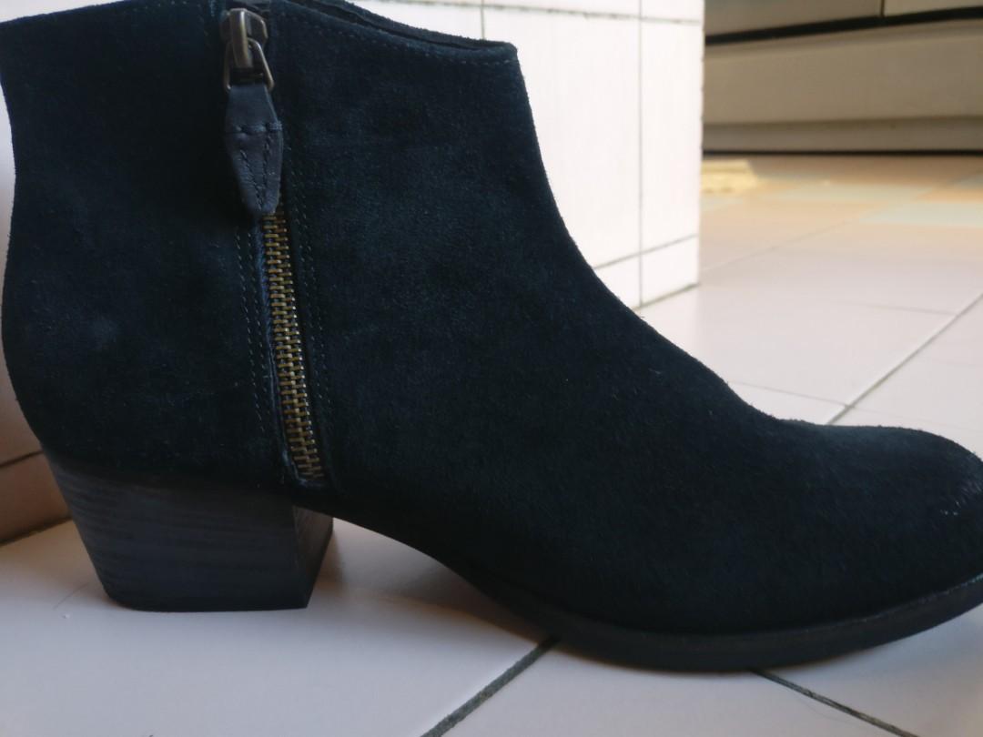 NeverWornBoots Black Suede Leather Upper Balance ManMade