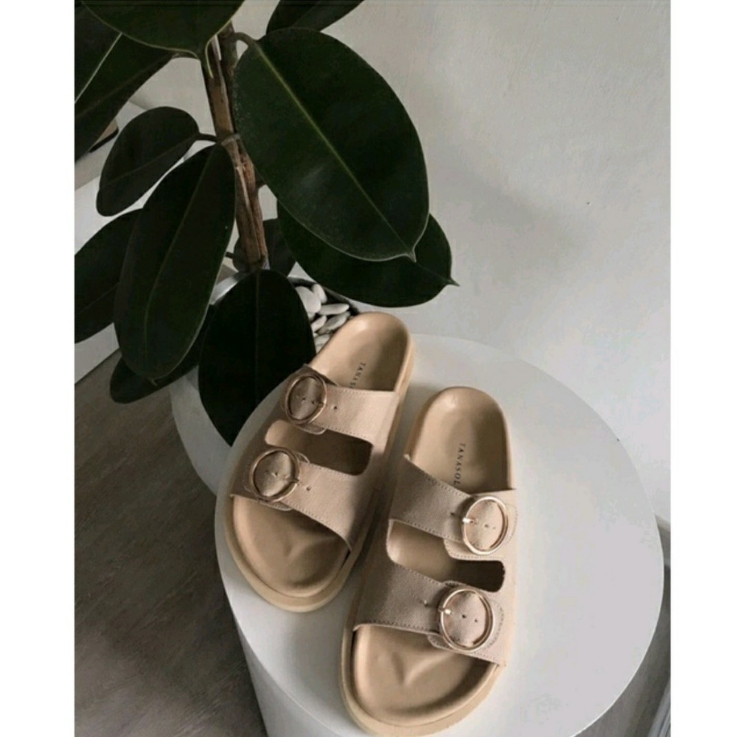 NEW Cream Platform Sandal, Fesyen Wanita, Sepatu di Carousell